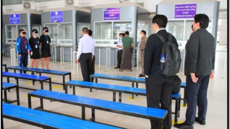 မြန်မာနိုင်ငံသို့ တရားမဝင် ဝင်ရောက်လာသော တောင်ကိုရီးယား နိုင်ငံသား ၃ ဦးကို လွှဲပြောင်းပေးအပ်ခဲ့
