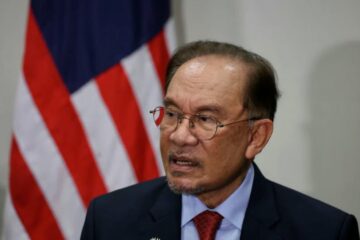 မြန်မာစစ်ခေါင်းဆောင်နှင့်တွေ့ဆုံခဲ့ခြင်းသည် အာဆီယံလုပ်ပိုင်ခွင့်အရဟု မလေးဝန်ကြီးချုပ်က ချေပ