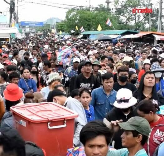 ပဋိပက္ခကြောင့် ကမ္ဘေဒီးယားလူမျိုးသောင်းနဲ့ချီပြီးထိုင်းကနေထွက်ခွာနေ