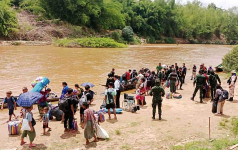 ထိုင်းကျန်းမာရေးဝန်ကြီးSomsak က မြန်မာဒုက္ခသည်တွေအတွက် ကျန်းမာရေးစောင့်ရှောက်မှုကို မြှင့်တင်ပေးမယ်
