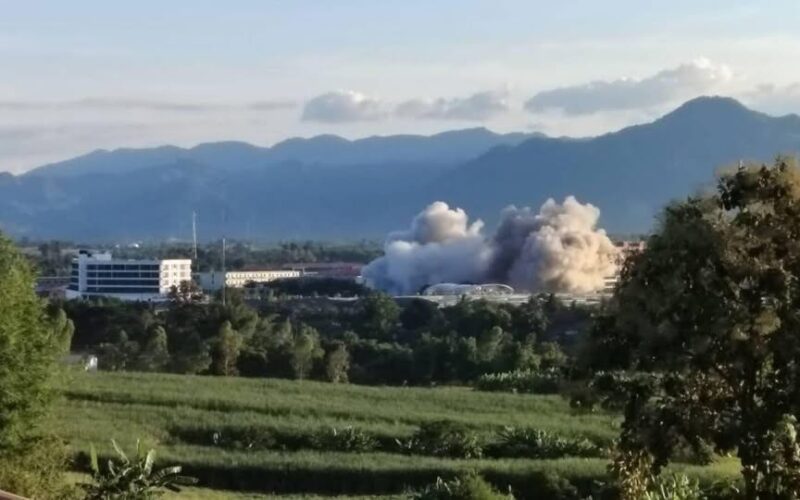 မြေကြီး၊ မြေပုံတည်မြဲရေးအတွက် မြင့်မြင့်တက်၊ ဝေးဝေးကြည့် နိုင်ကြပါစေကြောင်း